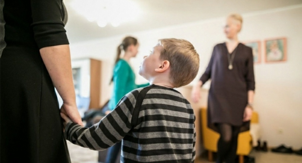 В Госдуме заявили о необходимости снизить число полномочий органов опеки и попечительства