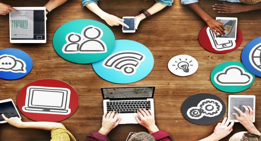 Как школьники Москвы и Южно-Сахалинска проводят (медиа)выходные Как школьники Москвы и Южно-Сахалинска проводят (медиа)выходные