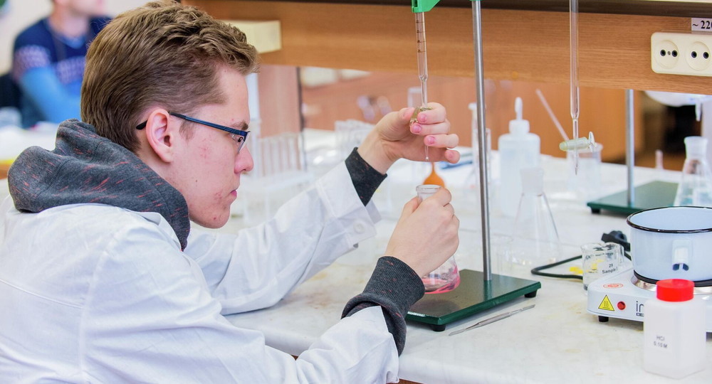 Российские школьники завоевали пять золотых медалей Менделеевской олимпиады Российские школьники завоевали пять золотых медалей Менделеевской олимпиады