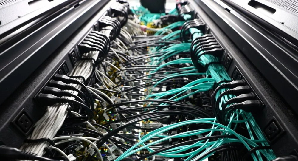 В России разработали суперкомпьютер, способный создавать копии человека В России разработали суперкомпьютер, способный создавать копии человека