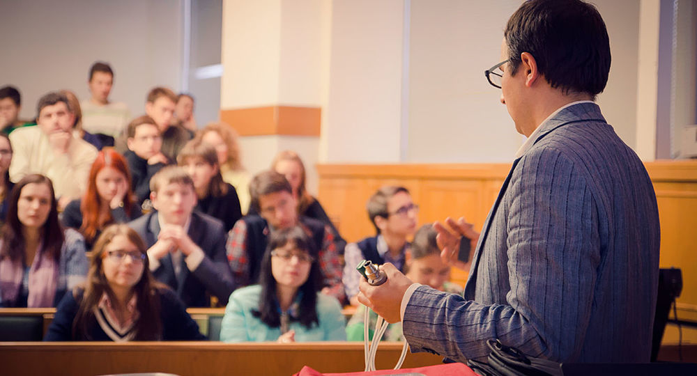 Студентов хотят освободить от подоходного налога на материальную помощь