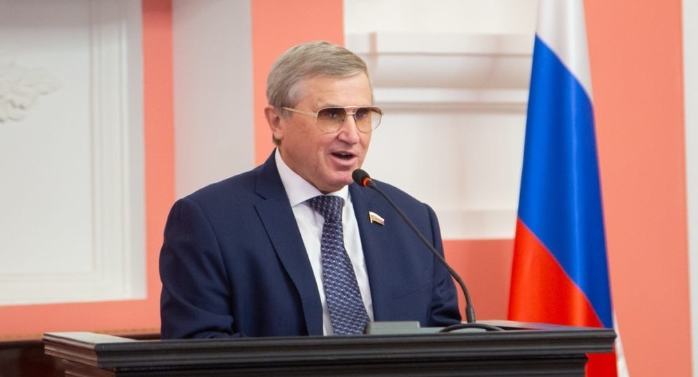 Олегу Смолину вручили регалии почетного профессора Олегу Смолину вручили регалии почетного профессора