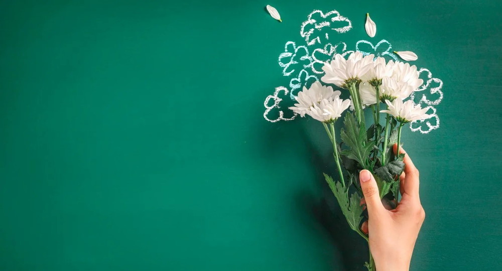 Сколько родители потратят на подарки ко Дню учителя Сколько родители потратят на подарки ко Дню учителя