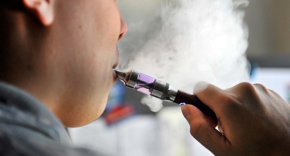 В Подмосковье школьник покурил вейп и умер В Подмосковье школьник покурил вейп и умер