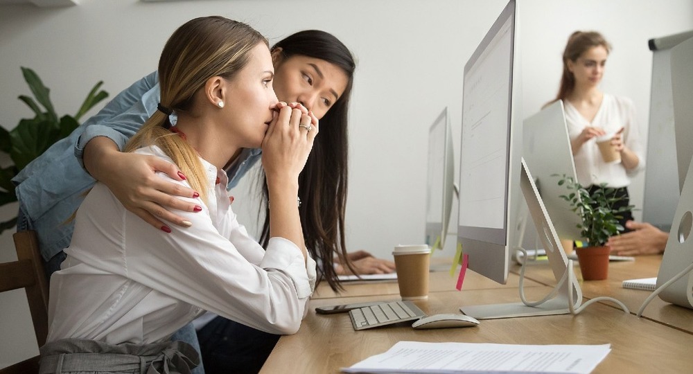 «Анечка, можешь прислать документы?»