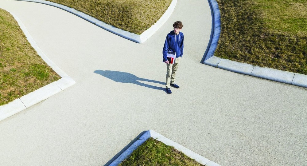 Последний звонок: инициация независимости Последний звонок: инициация независимости