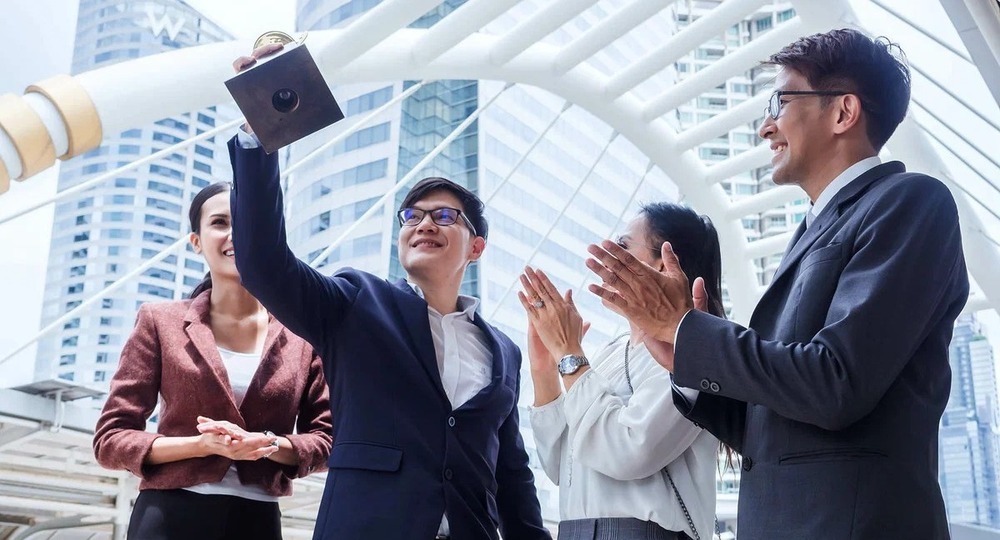 Новосибирский бизнес готов доплачивать сотрудникам за иностранное образование Новосибирский бизнес готов доплачивать сотрудникам за иностранное образование