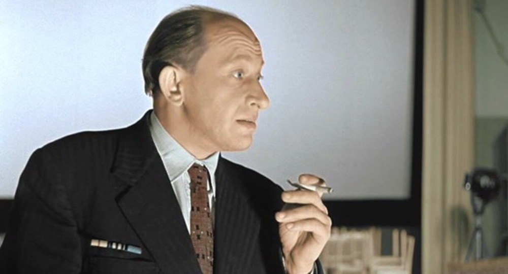 А не замахнуться ли нам?.. А не замахнуться ли нам?..