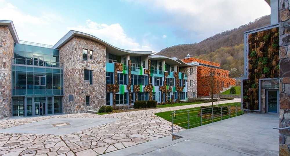 Приглашаем в осеннее образовательное онлайн-путешествие в Армению Приглашаем в осеннее образовательное онлайн-путешествие в Армению