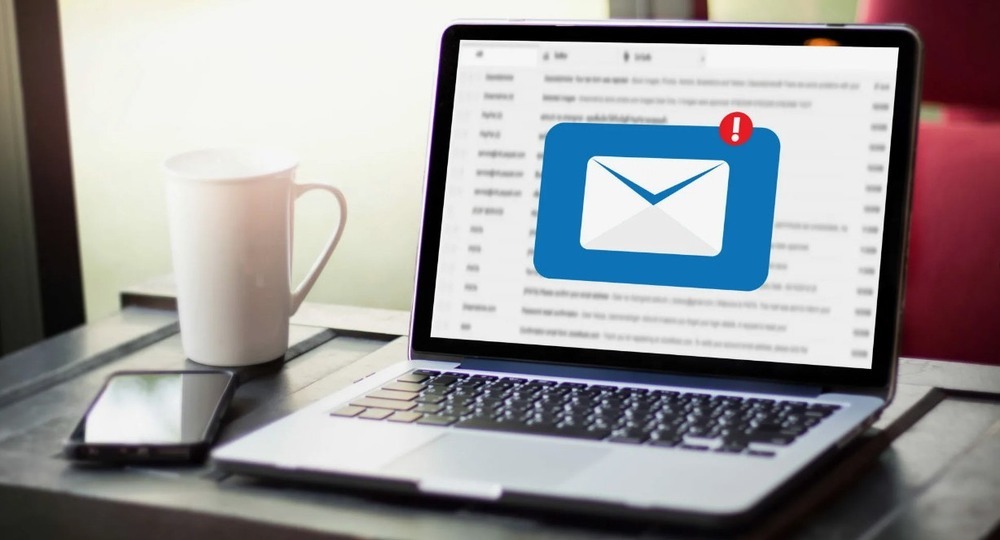 Коллеги присылают письма по выходным: что делать?