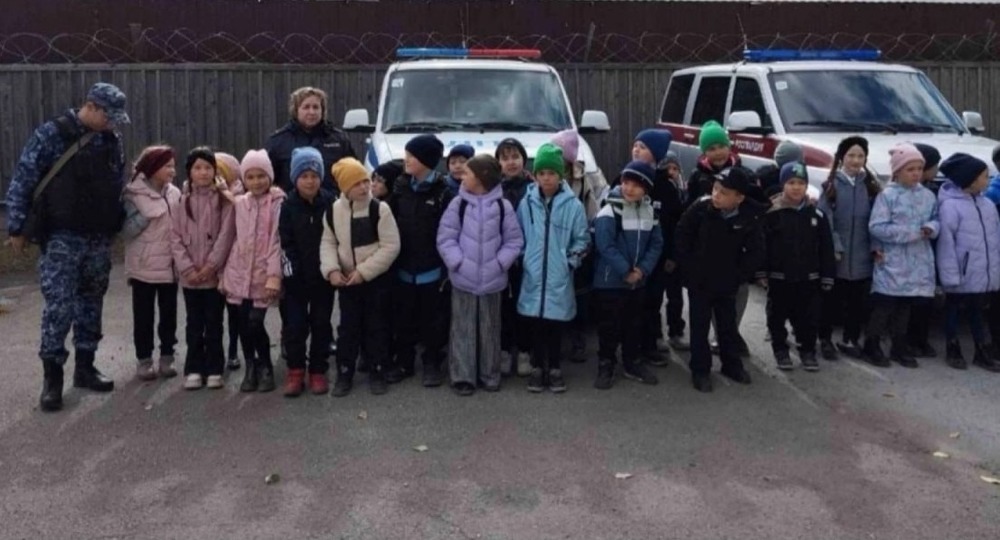 В школе Бурятии появился первый полицейский класс с восьмилетними детьми