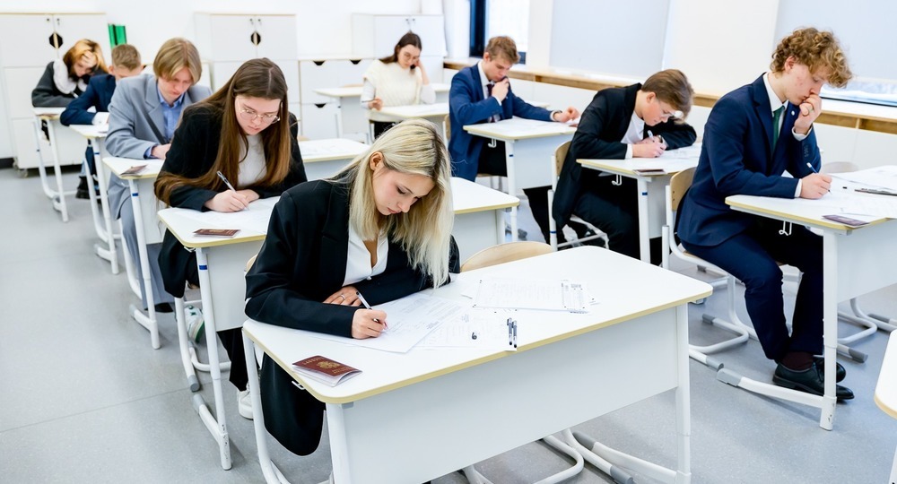 Почти половина выпускников предпрофклассов набрали на ЕГЭ свыше 220 баллов Почти половина выпускников предпрофклассов набрали на ЕГЭ свыше 220 баллов