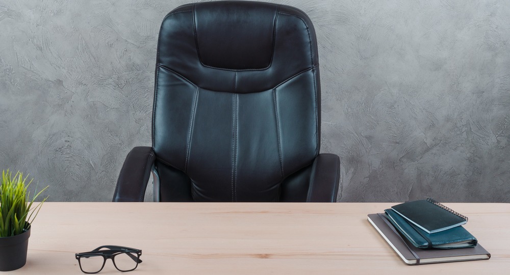 В Азове отстранили от работы директора школы, где детей делили на «малоимущих» и «СВО» В Азове отстранили от работы директора школы, где детей делили на «малоимущих» и «СВО»