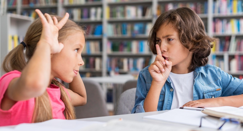 В Госдуме предложили год без запретов для школьников