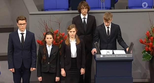 «Этот немец был нашим врагом, но теперь он просто умирающий человек» Middle size 1511200472