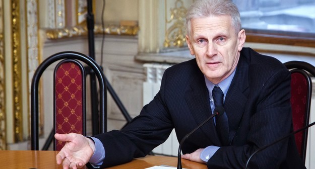 Андрей Фурсенко попросил не наказывать школьника с Ямала за выступление в бундестаге Андрей Фурсенко попросил не наказывать школьника с Ямала за выступление в бундестаге