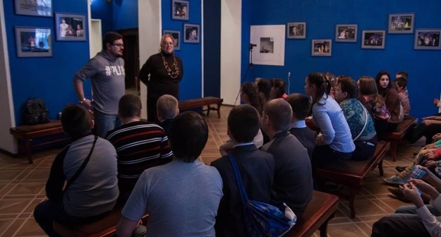 Безоценочное обсуждение спектакля Безоценочное обсуждение спектакля