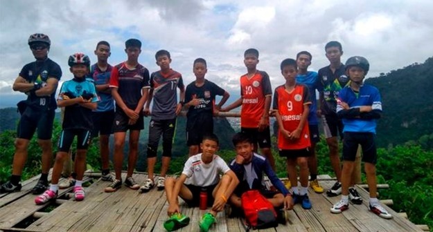 Подростки и их тренер, которые пропали в Таиланде более недели назад, найдены живыми Middle size 1530570950