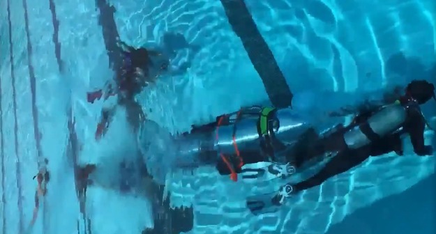 Для спасения детей из пещеры в Тайланде тестируют субмарину Middle size 1531117731