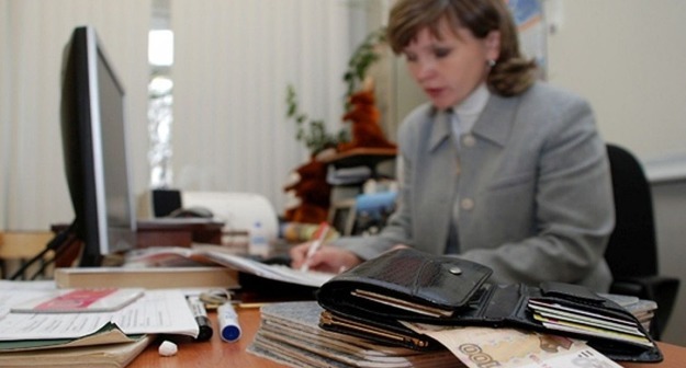 Педагогам новокузнецких школ задерживают выплату заработной платы Middle size 1548222234