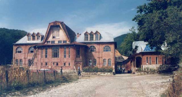 Школу Щетинина опечатали, дети разъехались по домам Middle size 1567496395