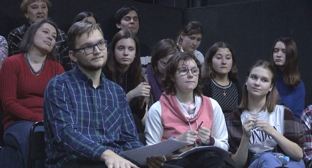 Middle size 1582624378