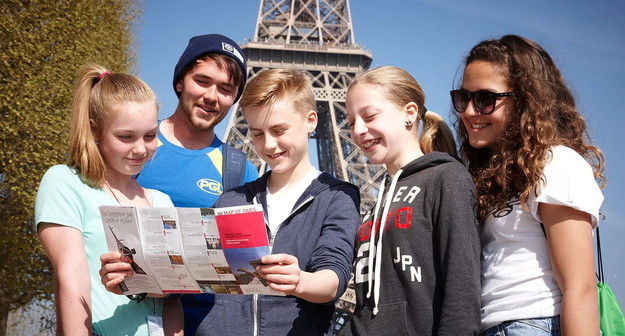 Французские школьники никогда не знают, с кем будут в одном классе в новом учебном году Французские школьники никогда не знают, с кем будут в одном классе в новом учебном году