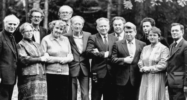 Middle size 1666177734