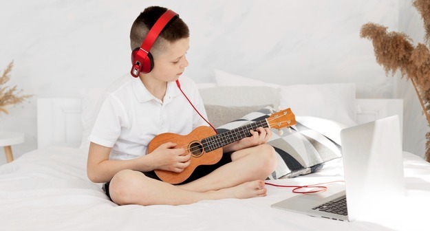 Сергей Казарновский: «Главная задача школы – научить получать удовольствие от музыки, от путешествий, от математики, от общения» Сергей Казарновский: «Главная задача школы – научить получать удовольствие от музыки, от путешествий, от математики, от общения»