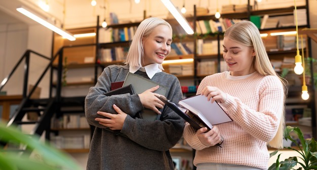 Олег Смолин: «До тех пор, пока не будет решен вопрос о статусе учителя, обсуждать тему принудительной отработки выпускников педвузов бесполезно»
