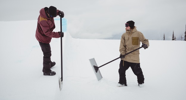Эксперт Захаров: на ОБЖ нужно обучать ориентированию и стройке убежищ из снега