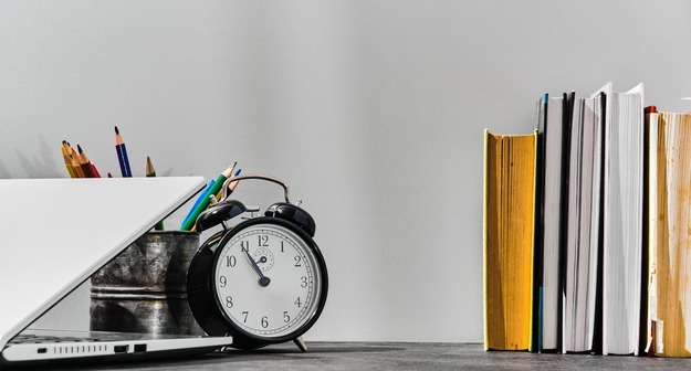 Кравцов сообщил об увеличении количества часов на изучение истории в школе