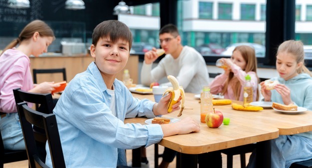 В Госдуме предложили создать единую онлайн-базу школьного меню