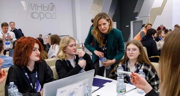 Свыше 100 компаний стали партнёрами предпринимательских классов московских школ Свыше 100 компаний стали партнёрами предпринимательских классов московских школ