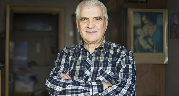 Человек с крыльями летит, и это важно. Николай Николаевич Константинов Человек с крыльями летит, и это важно. Николай Николаевич Константинов