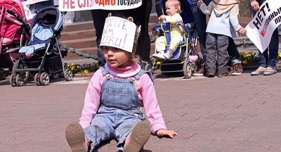 Родителей волнует нехватка мест в садах, а не стандарты воспитателей