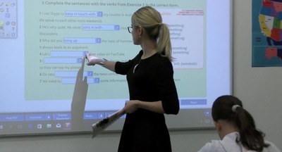 «Зарплата учителя начинается от $900»: сколько зарабатывает и как живет обычная школьная учительница в Чехии