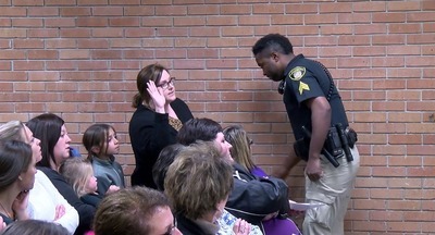 Учительница пожаловалась на зарплату и угодила за решетку