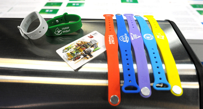 В Москве выпустили электронные карты и брелоки с приложением «Тройка» для школьников