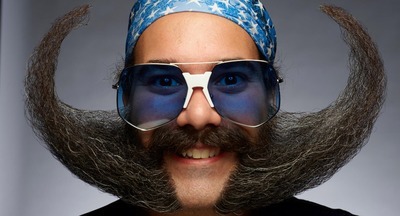 Новосибирский колледж отменил приказ, запрещавший учащимся усы и татуировки