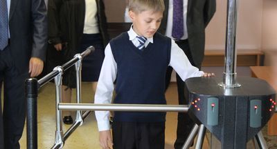 Родители и учителя организовали дежурства в школах Читы после нападения ученика в Улан-Удэ