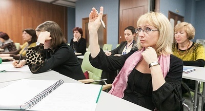 Учителей двоечников самих посадят за парты