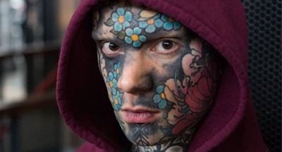 Новая звезда Инстаграм: самый татуированный в мире учитель