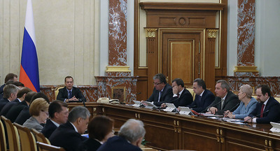 Кабмин запретит рекламу услуг по написанию диссертаций