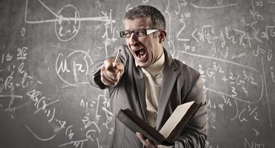 В Британии учитель пнул «уродливую» ученицу