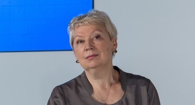 Ольга Васильева: Замечательно, что билетер в театре – это бывшая учительница, но я считаю, что она еще может преподавать в школе!