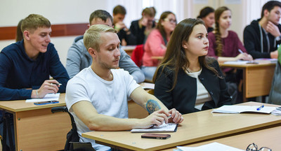 Путин подписал закон о расширении прав инвалидов на образование