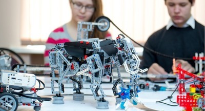 Зареченские школьники занимаются робототехникой в лагере при школе №218