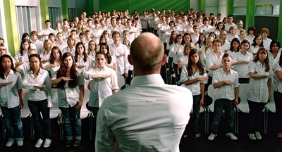 Игра в нацистов: педагогический эксперимент в австрийской школе