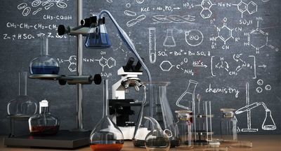 Олег Смолин предложил ввести обязательный ЕГЭ по одной из естественных наук